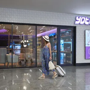 Otel Yotelair Airport